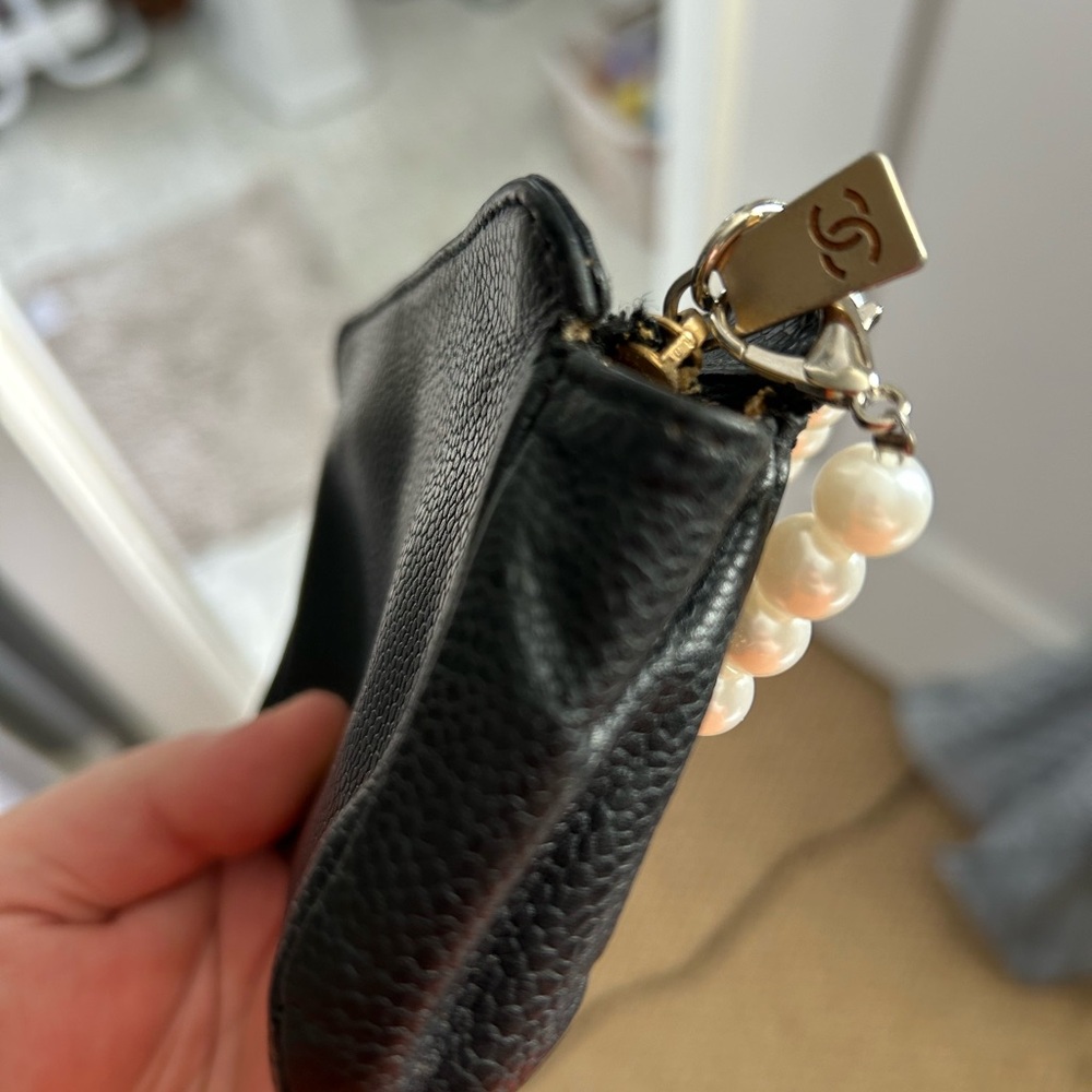 EUC Chanel Caviar Pouch w/COA 💫 - Picture 8 of 12